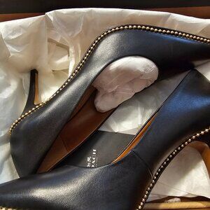 Coach stylish black pumps